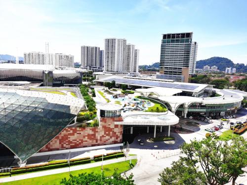 View, TuR10-Oppesite Pisa Stadium-1min-FoodCourt-MiniMarket in Bayan Baru