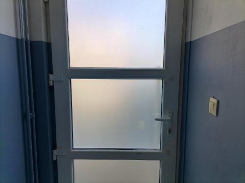 4 bedrooms house with enclosed garden and wifi at Mons gîte à louer Cuesmes