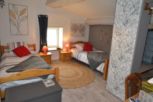 2 twin beds