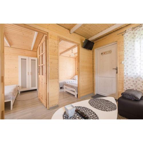 設施, Skandynawia in 烏厄爾斯米納拉尼