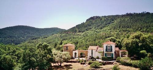 L’Hacienda Maison d’hôtes - Accommodation - Bagnols-en-Forêt