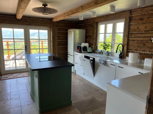 Iekārtas, 120 letnia ChataBarutka w Górach z jacuzzi i sauną (120 letnia ChataBarutka w Gorach z jacuzzi i sauna) in Rychwald