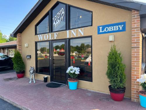 Wolf Inn Hotel - 숙소 외관