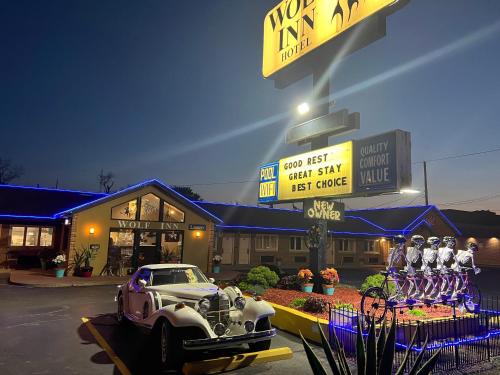 Wolf Inn Hotel - 숙소 외관