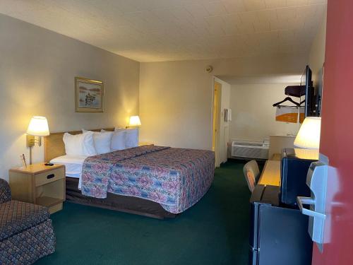 Horseshoe Curve Lodge