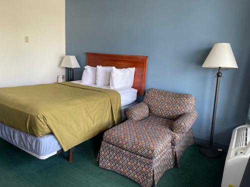 Horseshoe Curve Lodge - image 14