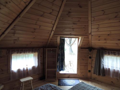 CHALET ATYPIQUE KOTA NOAH location en gîte salle d'eau privative à 20m (CHALET ATYPIQUE KOTA NOAH location en gite salle d'eau privative a 20m) in Huriel