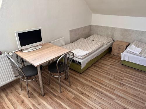 2 twin beds