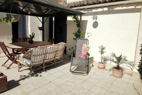 设施服务, Appartement provençal avec terrasse dans le Var (Appartement provencal avec terrasse dans le Var) in 莱萨克