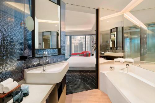 room detail thumbnail 2