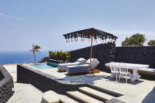 Theano Cave Suites & Villas