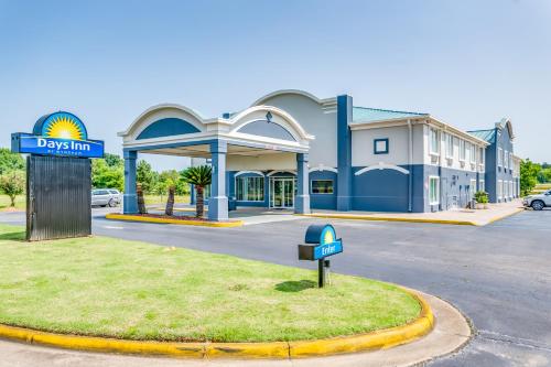 Days Inn by Wyndham Coliseum Montgomery AL