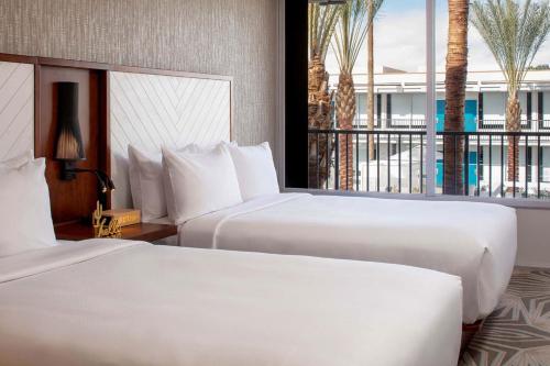 Poolside Guest room with 2 Double image 2