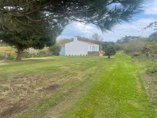 . Maison 100 m plage, 2 kms du port