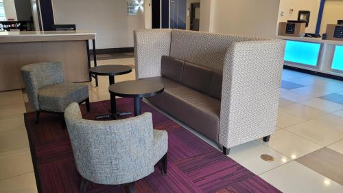 Holiday Inn Express Hotel & Suites-Edmonton South, an IHG Hotel