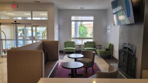 Holiday Inn Express Hotel & Suites-Edmonton South, an IHG Hotel