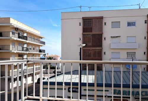 Amplio piso con terraza a 50 m de playa Miramar - Piles