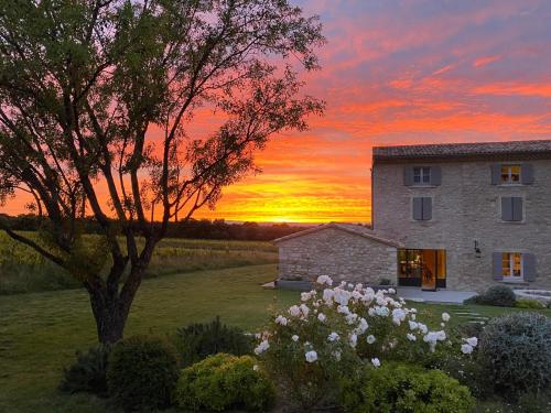 Kilátás, Le Cottage du Chat Blanc, Saint-Didier, Provence, 4 pers, climatisation, piscine in Saint-Didier