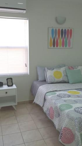 Peaceful Room Close to the Beach in 威廉斯塔德市中心