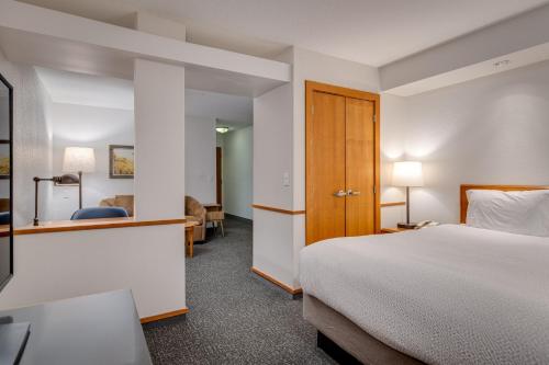 Fairfield Inn & Suites by Marriott Lawton - image 11