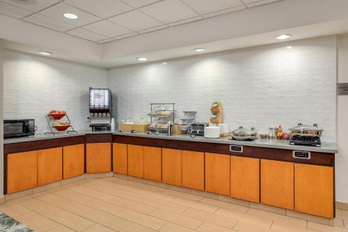 Fairfield Inn & Suites by Marriott Lawton - image 7