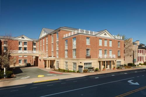 Courtyard by Marriott Charlottesville - University Medical Center - Hotel - Charlottesville