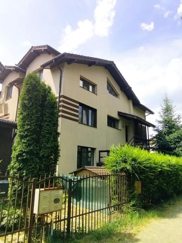Villaweb, 3rooms ap 5min drive to center and airport near Iași International Airport