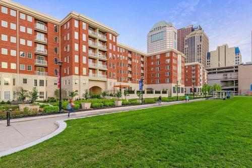 The KING Apt in Downtown Columbus - image 4