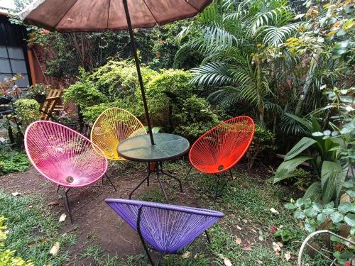 HOSTAL LA PAZ in Антигуа Гуатемала