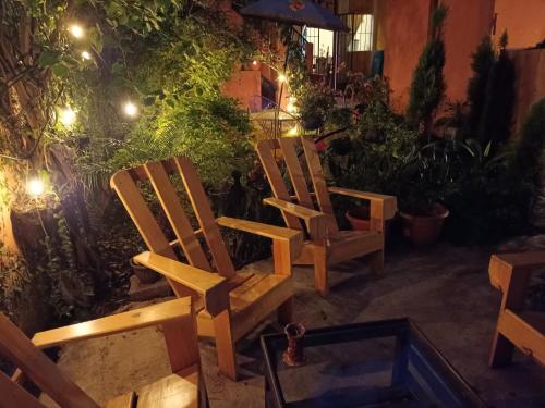 HOSTAL LA PAZ in Антигуа Гуатемала