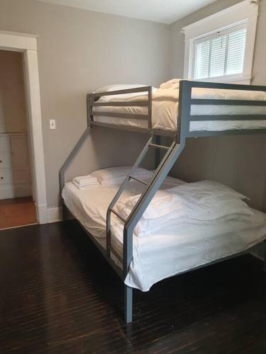 * Entire House * University Heights* in Buffalo, USA