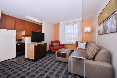 2 Bedroom Suite