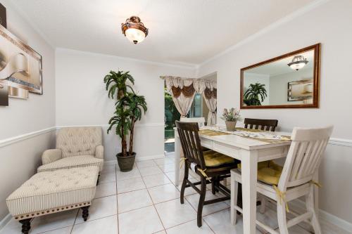 Létesítmények, Let's Spend Some Time Together in Wellington (FL)