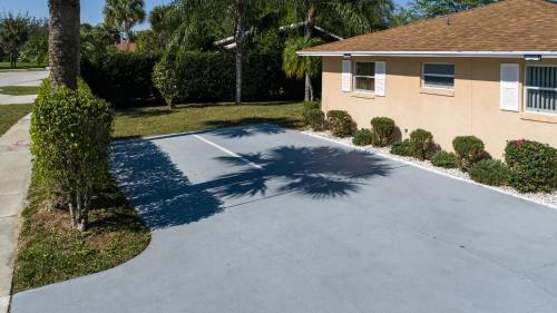 Let's Spend Some Time Together in Wellington (FL)