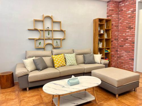 Puzzle Home Stay - image 4