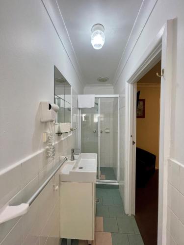 The North Shore Hotel - image 13