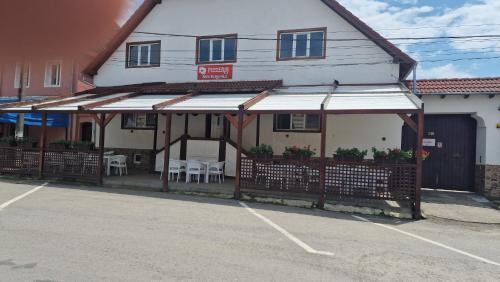 BELLA MARGARETA Pensiune Restaurant