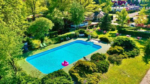  Romantik Camping és Panzió, Unterkunft in Bük