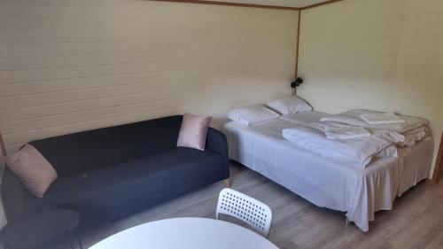 2 twin beds