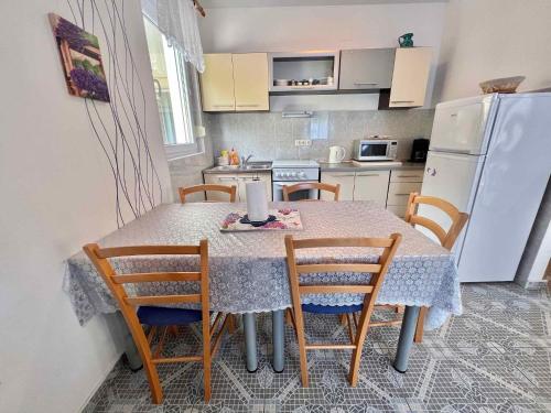 Apartment image 10