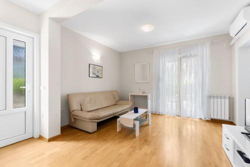 Apartment - Ground Floor image 10
