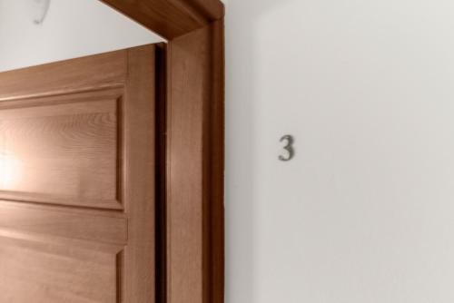 One-Bedroom Apartment image 1