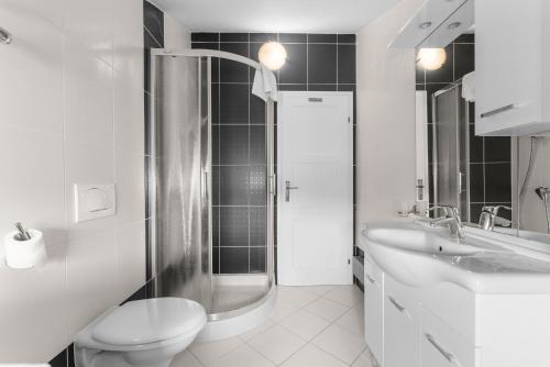 Villa Hope - Apartments with Shared Pool - image 14