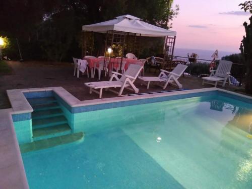 villa con piscina ad Ascea