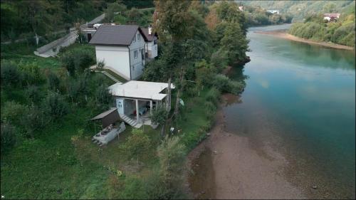 Vikendica pored Drine Foča - main image