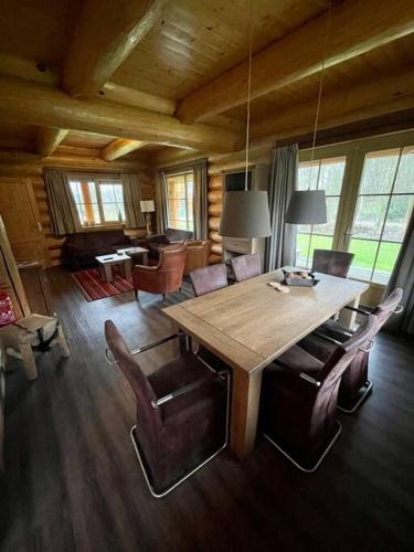Unieke houten villa met SAUNA in Twente - 6p in Twenterand