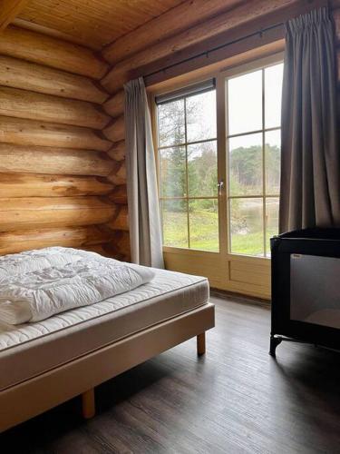 Unieke houten villa met SAUNA in Twente - 6p in Twenterand