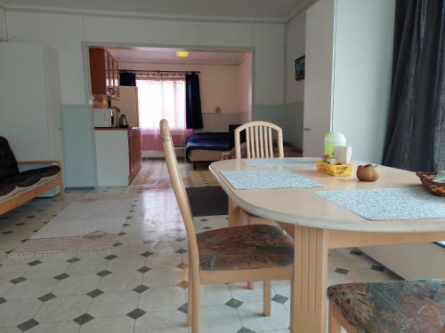Lana Guest house