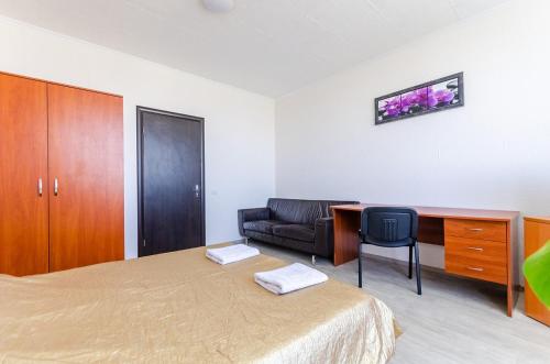 1 queen bed, 1 sofa bed