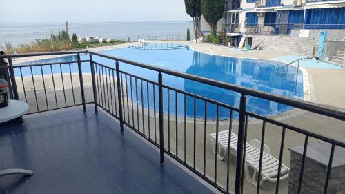 Pomorie Direkt am Pool